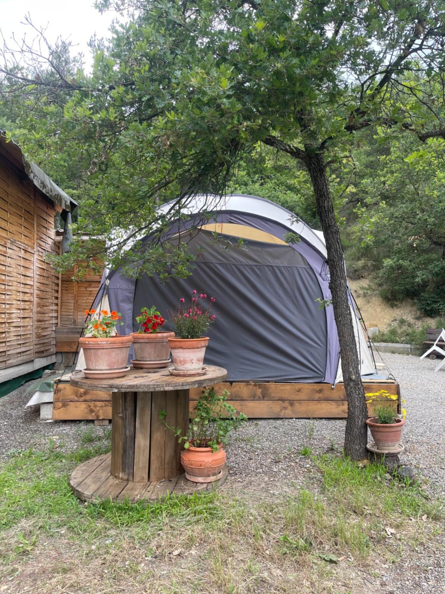 Campsite Caravanes De Provence